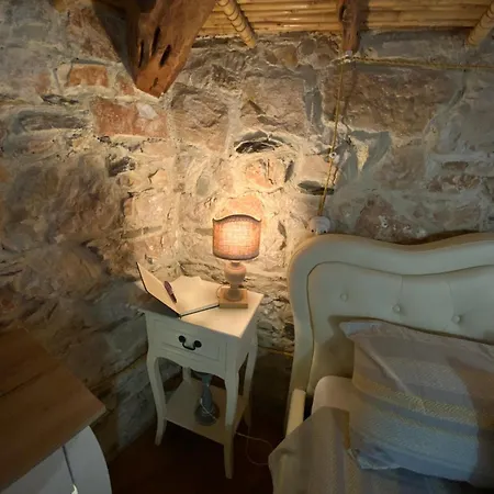Nyaraló Dommu Sia Luisa *